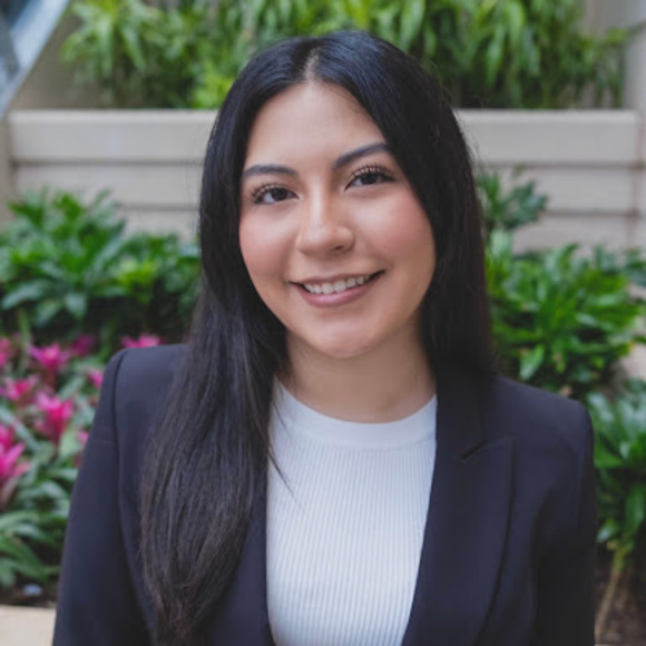 Meet your Posher, Alondra - Picture 1 of 1